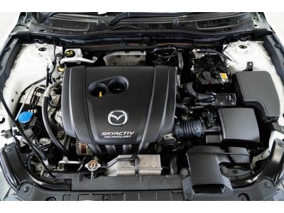 2019 Mazda3 2.0 S Sport  สีขาว รูปที่ 7